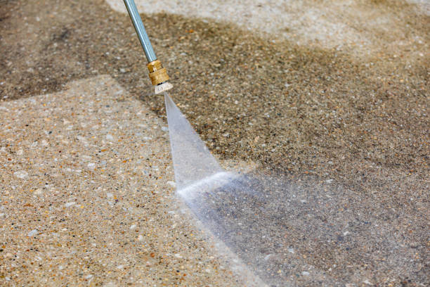 Best Warehouse Cleaning  in Coralville, IA